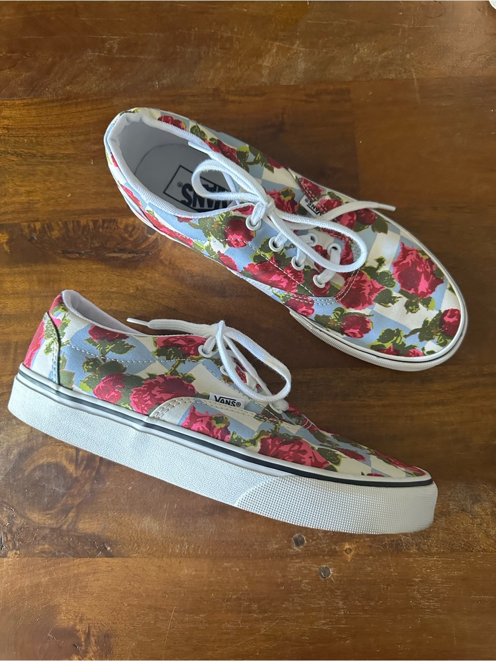 Vans floral canvas lace up sneakers ladies size 8.5